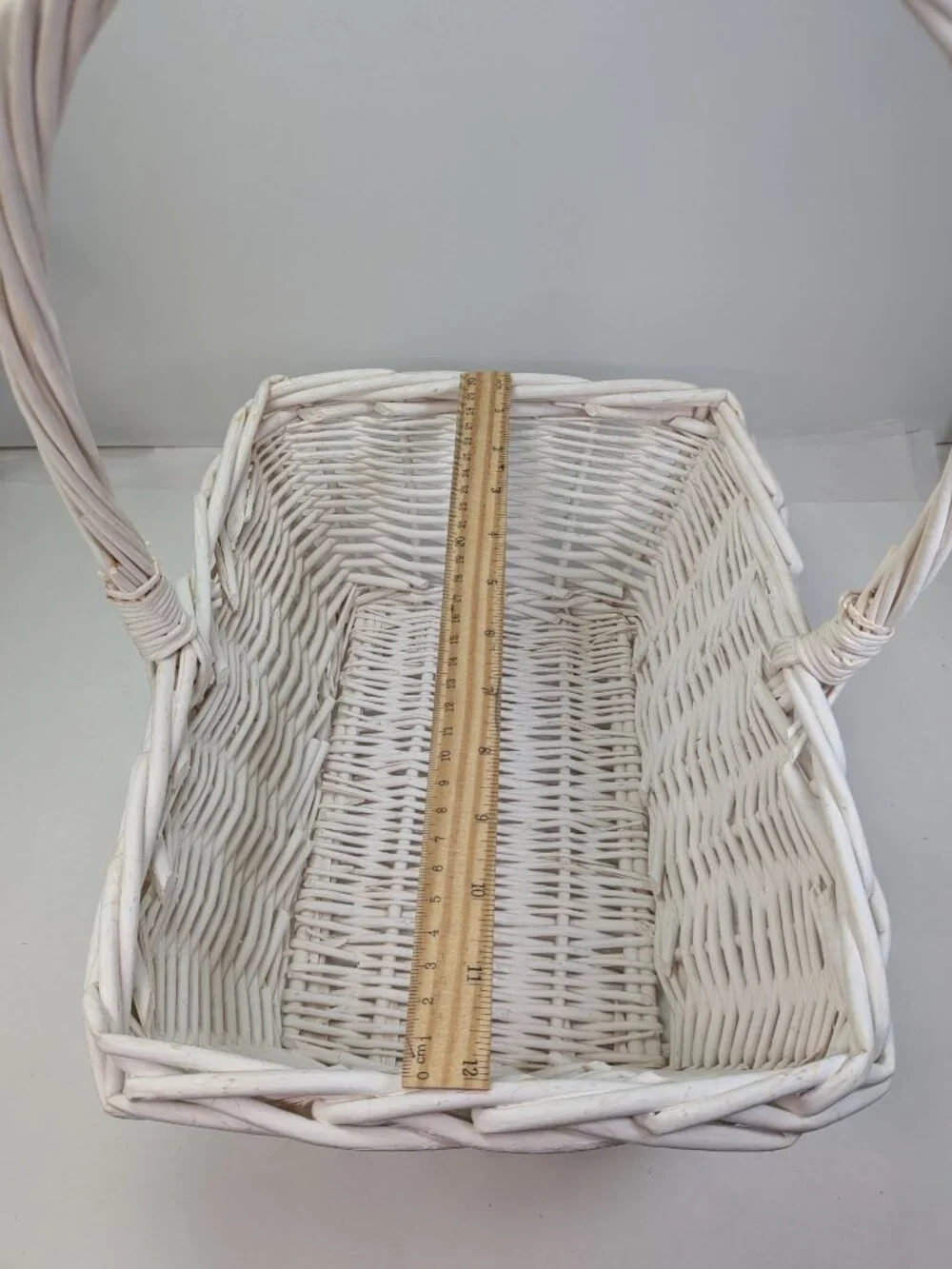 VTG Extra Large Whitewash Wicker Basket Fixed High Arch Handle Gathering Basket